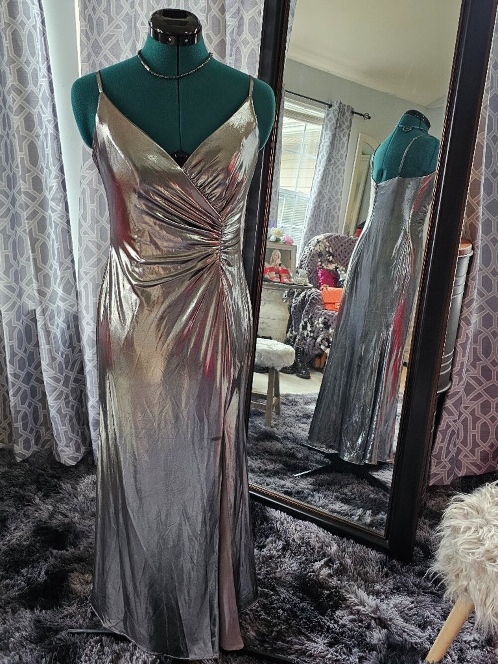Eureka Los Angeles Metallic Silver Surplice Gown – Size M
